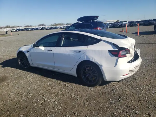 5YJ3E1EB6MF869756 2021 TESLA MODEL 3 - Image 2