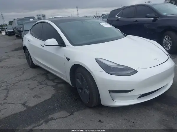 5YJ3E1EB6MF878957 2021 TESLA MODEL 3 - Image 1