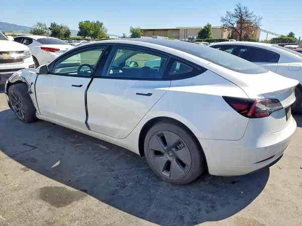5YJ3E1EB6MF879042 2021 TESLA MODEL 3 - Image 2