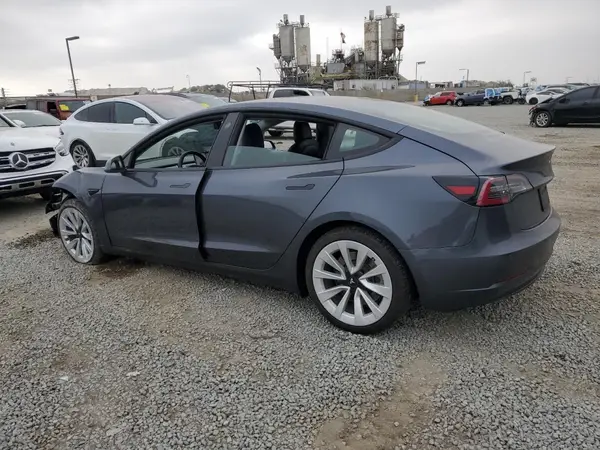 5YJ3E1EB6MF924271 2021 TESLA MODEL 3 - Image 2