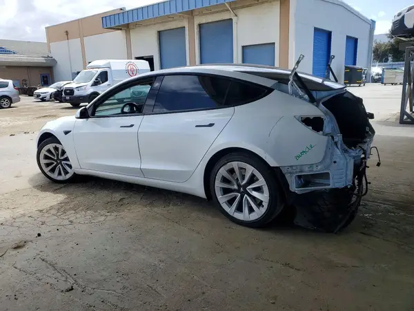 5YJ3E1EB6MF980453 2021 TESLA MODEL 3 - Image 2