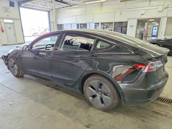 5YJ3E1EB6MF999066 2021 TESLA MODEL 3 - Image 2
