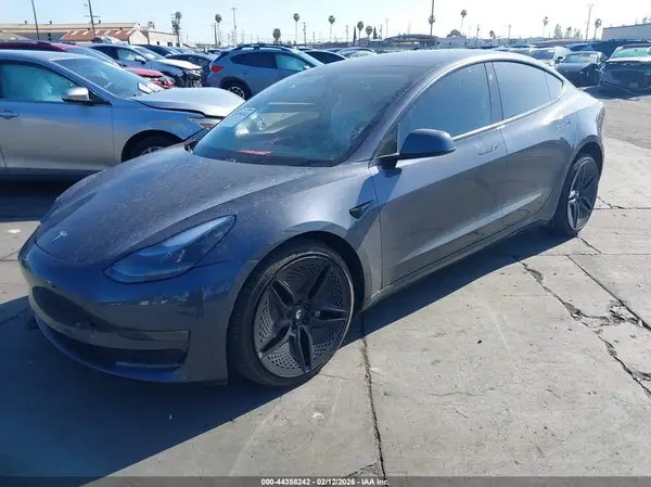 5YJ3E1EB6MF999486 2021 TESLA MODEL 3 - Image 2