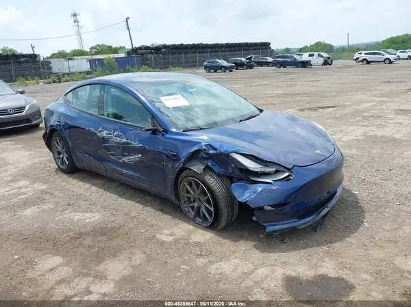 5YJ3E1EB6NF103432 2022 TESLA MODEL 3 - Image 1