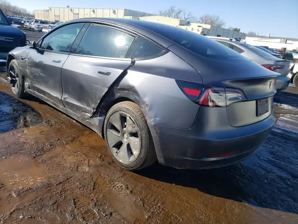 5YJ3E1EB6NF104645 2022 TESLA MODEL 3 - Image 2