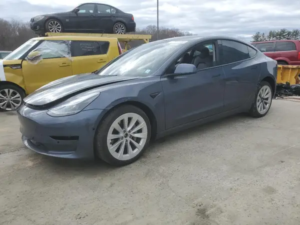 5YJ3E1EB6NF105651 2022 TESLA MODEL 3 - Image 1