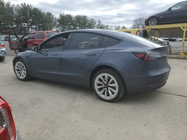 5YJ3E1EB6NF105651 2022 TESLA MODEL 3 - Image 2