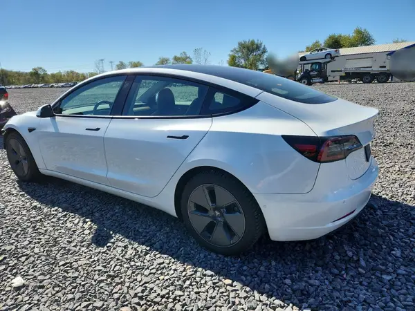 5YJ3E1EB6NF108131 2022 TESLA MODEL 3 - Image 2