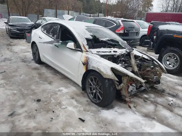 5YJ3E1EB6NF117136 2022 TESLA MODEL 3 - Image 1