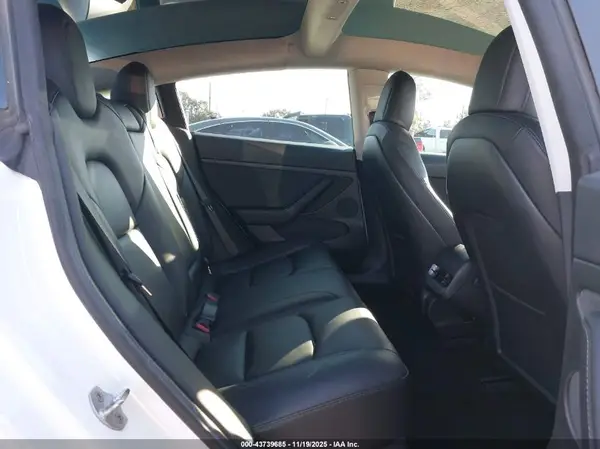 5YJ3E1EB6NF125799 2022 TESLA MODEL 3 - Image 8