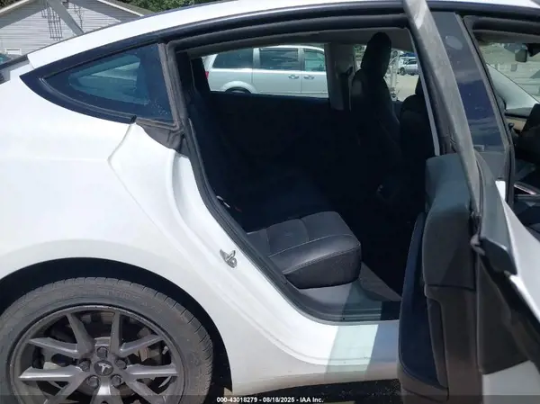 5YJ3E1EB6NF126497 2022 TESLA MODEL 3 - Image 8