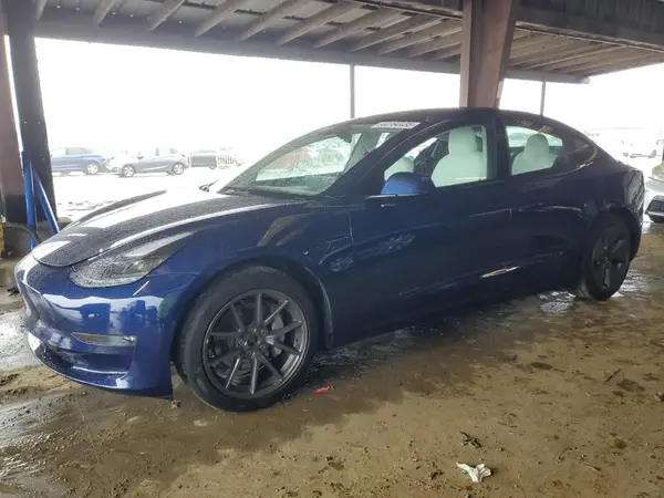 5YJ3E1EB6NF128377 2022 TESLA MODEL 3 - Image 1