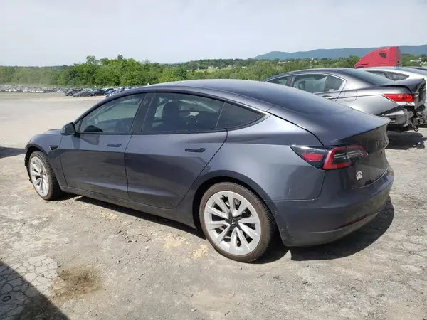 5YJ3E1EB6NF128542 2022 TESLA MODEL 3 - Image 2
