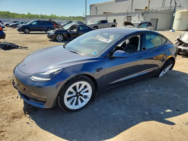 5YJ3E1EB6NF129352 2022 TESLA MODEL 3 - Image 1