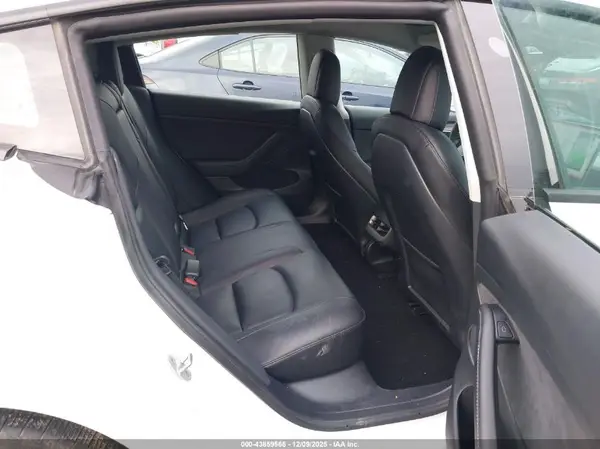 5YJ3E1EB6NF130291 2022 TESLA MODEL 3 - Image 8