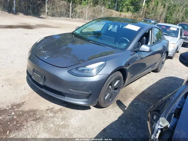 5YJ3E1EB6NF130520 2022 TESLA MODEL 3 - Image 2