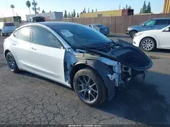 5YJ3E1EB6NF137113 2022 TESLA MODEL 3