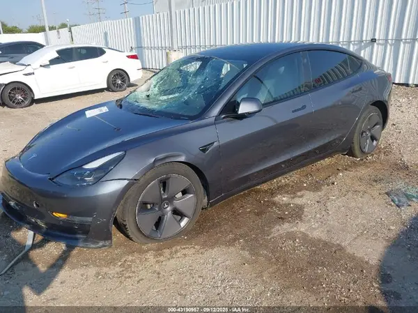 5YJ3E1EB6NF153697 2022 TESLA MODEL 3 - Image 2
