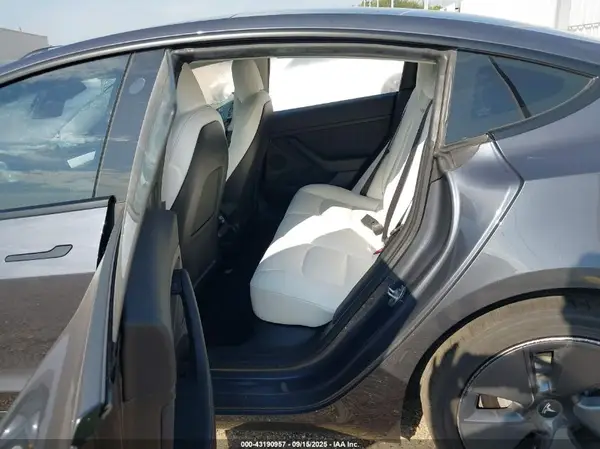 5YJ3E1EB6NF153697 2022 TESLA MODEL 3 - Image 8