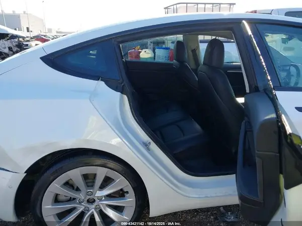 5YJ3E1EB6NF159578 2022 TESLA MODEL 3 - Image 8