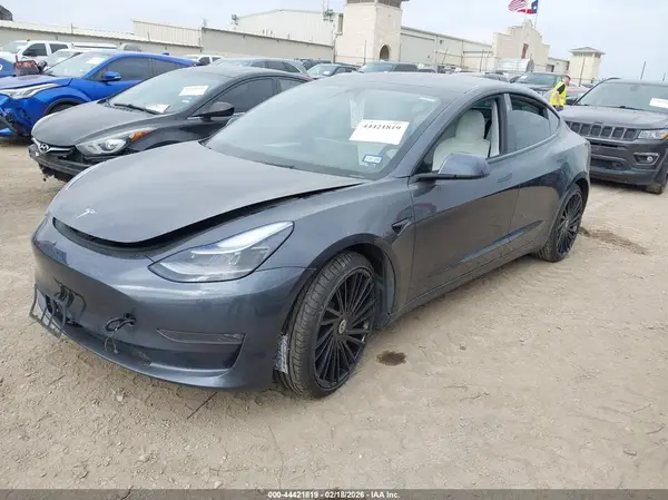 5YJ3E1EB6NF167020 2022 TESLA MODEL 3 - Image 2