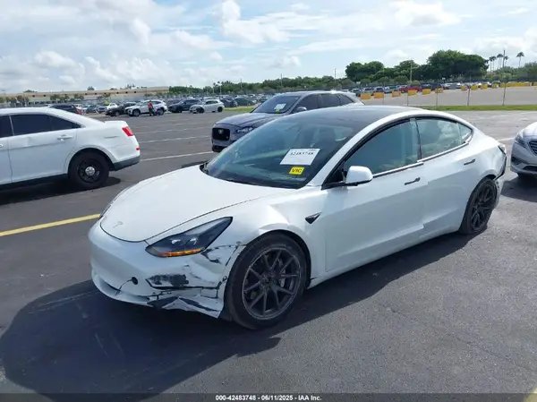 5YJ3E1EB6NF168930 2022 TESLA MODEL 3 - Image 2