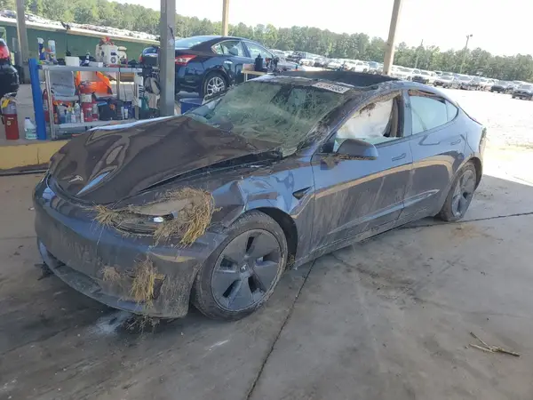 5YJ3E1EB6NF176333 2022 TESLA MODEL 3 - Image 1