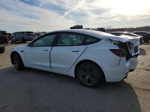 5YJ3E1EB6NF176946 2022 TESLA MODEL 3 - Image 2