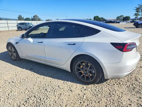 5YJ3E1EB6NF178051 2022 TESLA MODEL 3 - Image 2