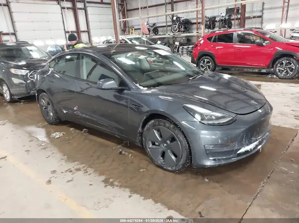 5YJ3E1EB6NF183847 2022 TESLA MODEL 3 - Image 1