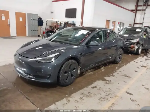 5YJ3E1EB6NF183847 2022 TESLA MODEL 3 - Image 2