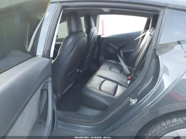 5YJ3E1EB6NF185128 2022 TESLA MODEL 3 - Image 8