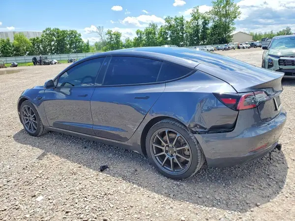 5YJ3E1EB6NF187042 2022 TESLA MODEL 3 - Image 2