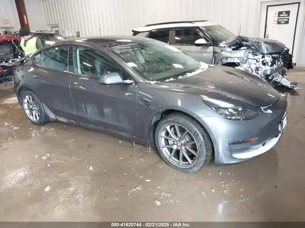 5YJ3E1EB6NF191558 2022 TESLA MODEL 3 - Image 1