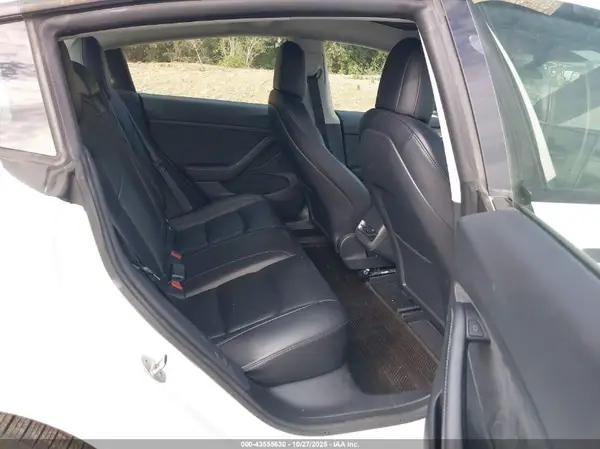 5YJ3E1EB6NF194671 2022 TESLA MODEL 3 - Image 8