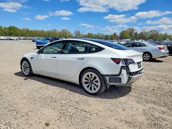 5YJ3E1EB6NF199899 2022 TESLA MODEL 3 - Image 2