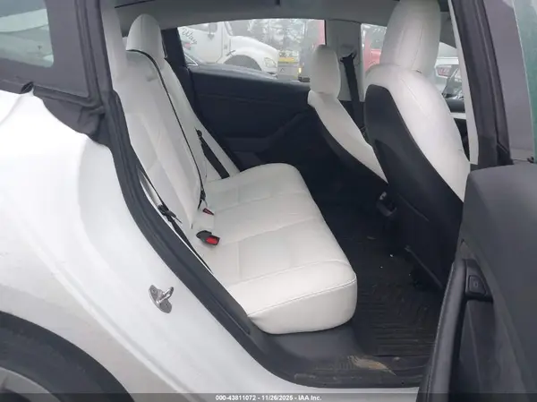 5YJ3E1EB6NF203918 2022 TESLA MODEL 3 - Image 8