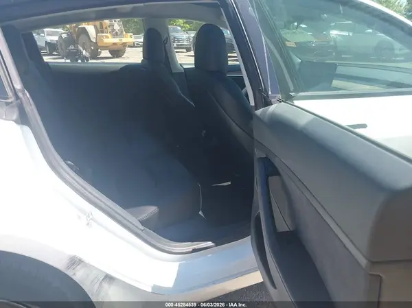 5YJ3E1EB6NF204096 2022 TESLA MODEL 3 - Image 8