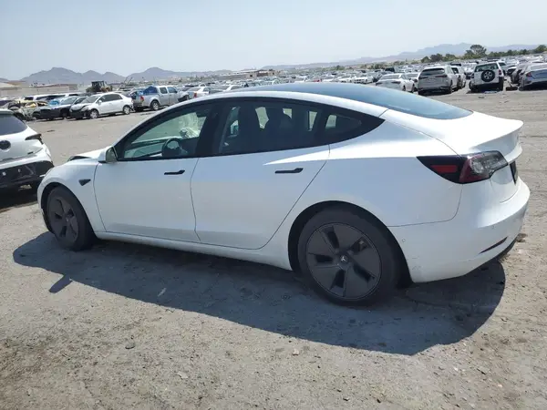 5YJ3E1EB6NF222016 2022 TESLA MODEL 3 - Image 2