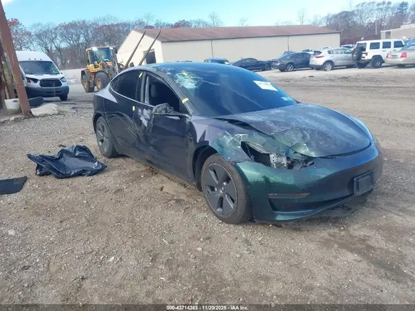 5YJ3E1EB6NF226910 2022 TESLA MODEL 3 - Image 1
