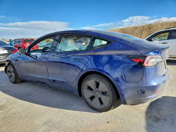 5YJ3E1EB6NF228897 2022 TESLA MODEL 3 - Image 2