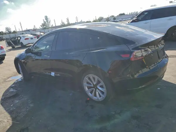 5YJ3E1EB6NF234263 2022 TESLA MODEL 3 - Image 2