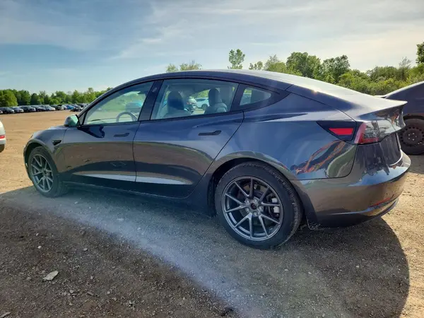 5YJ3E1EB6NF236725 2022 TESLA MODEL 3 - Image 2