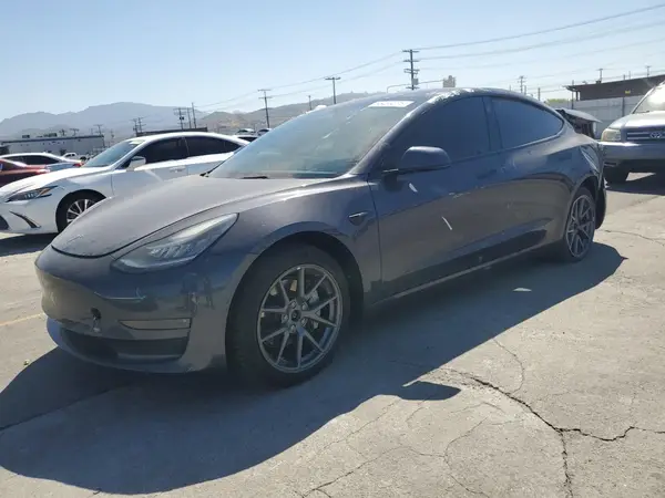 5YJ3E1EB6NF240886 2022 TESLA MODEL 3 - Image 1