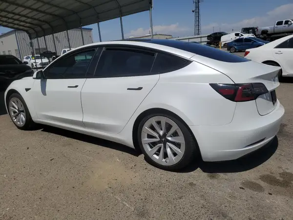 5YJ3E1EB6NF245585 2022 TESLA MODEL 3 - Image 2