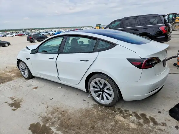 5YJ3E1EB6NF251662 2022 TESLA MODEL 3 - Image 2
