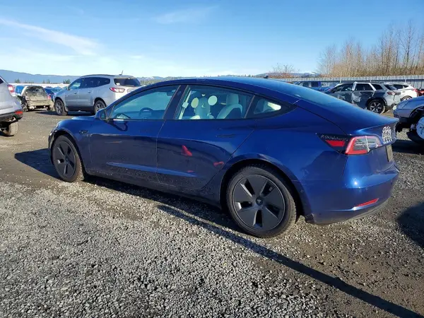 5YJ3E1EB6NF252083 2022 TESLA MODEL 3 - Image 2
