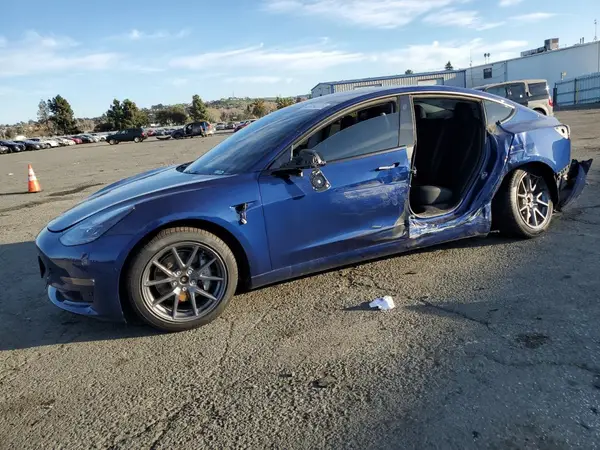 5YJ3E1EB6NF255730 2022 TESLA MODEL 3 - Image 1