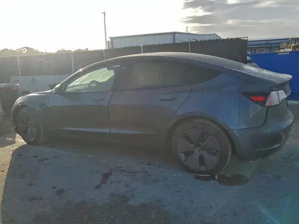 5YJ3E1EB6NF256666 2022 TESLA MODEL 3 - Image 2