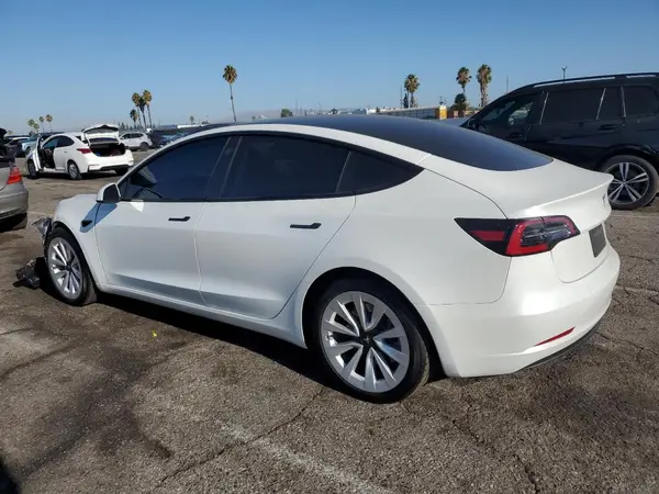 5YJ3E1EB6NF256960 2022 TESLA MODEL 3 - Image 2